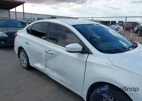 2017 Nissan Sentra S z USA, uszkodzony, nr VIN 3N1AB7AP1HY210534
